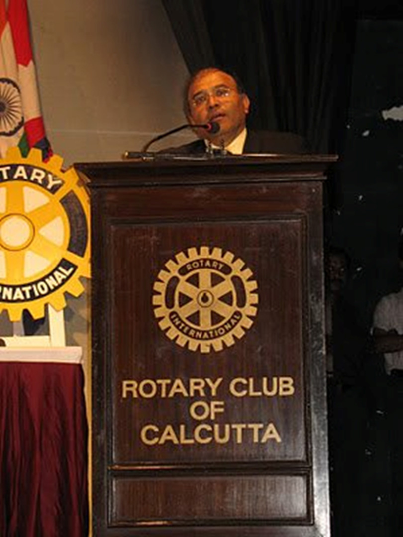 Addressing Rotary Club of Kolkata in 2005 on Globalization of Bengal and on Re-claiming Calcutta’s stature as a Global city